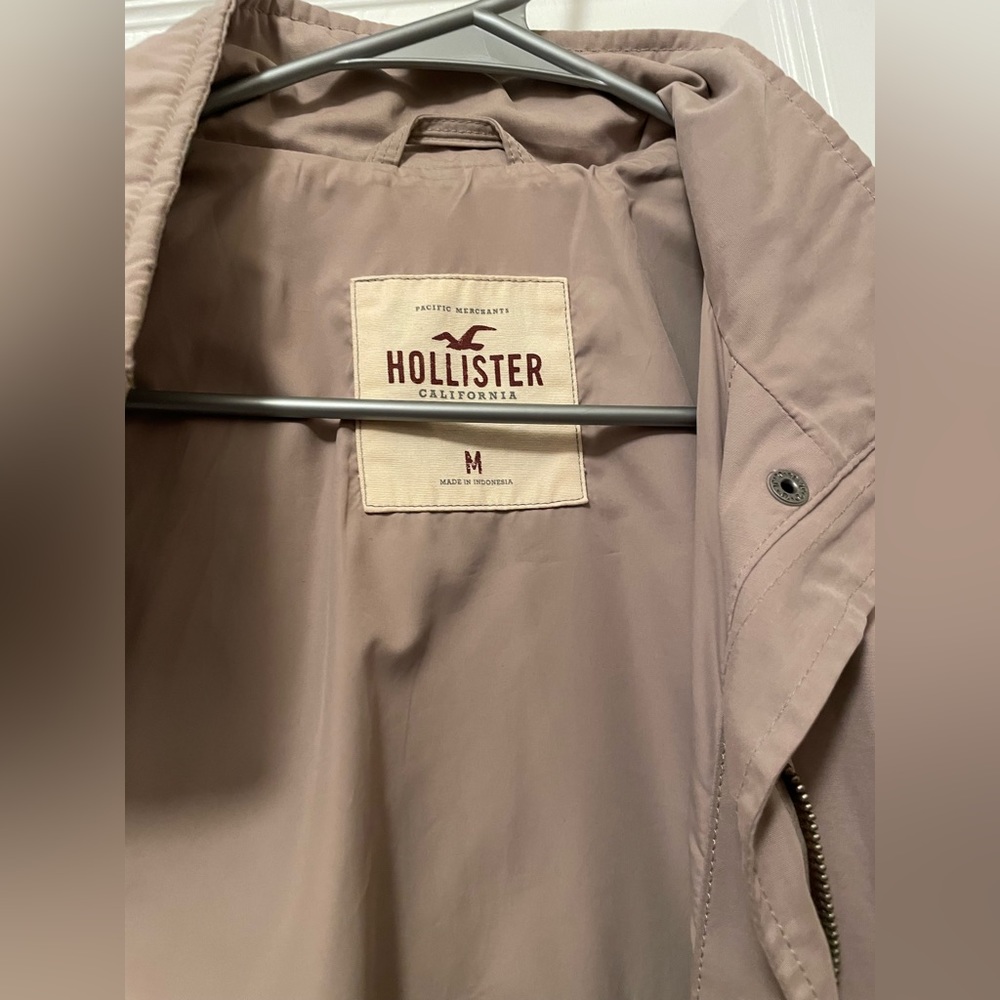 Woman’s Jacket - Picture 2 of 4